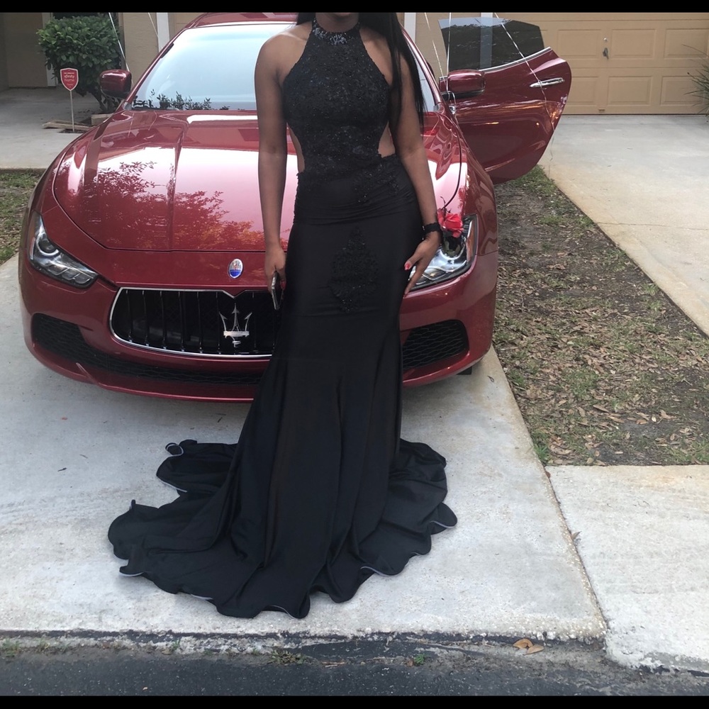 Custom gown - Picture 2 of 2